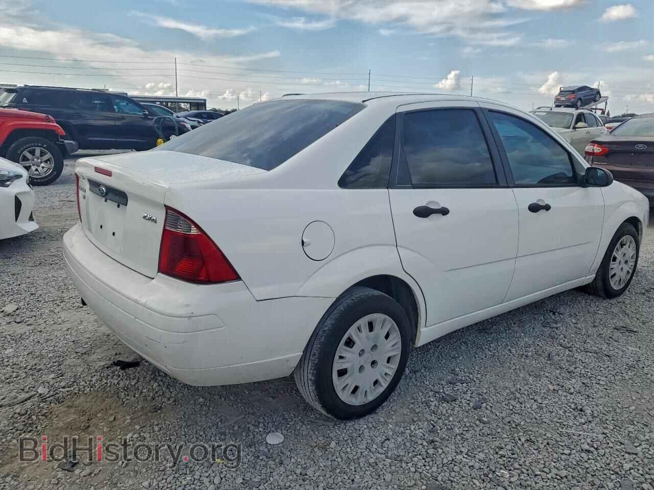 2005 FORD FOCUS - VIN: 1FAFP34N15W313582 - Фото 3