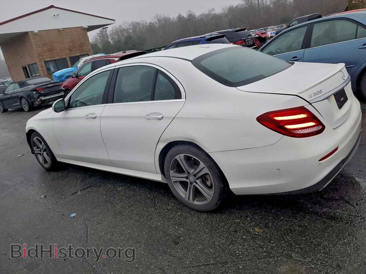 2017 MERCEDES-BENZ E-CLASS - VIN: WDDZF4KB6HA157877 - Фото 2