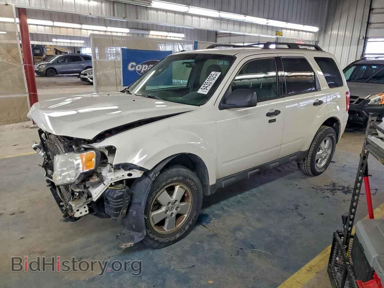 Photo 1FMCU0D71BKB86949 - FORD ESCAPE 2011