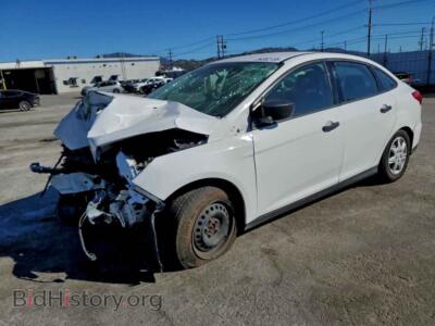 2016 Ford FOCUS S, white — VIN 1FADP3E27GL238662, Copart