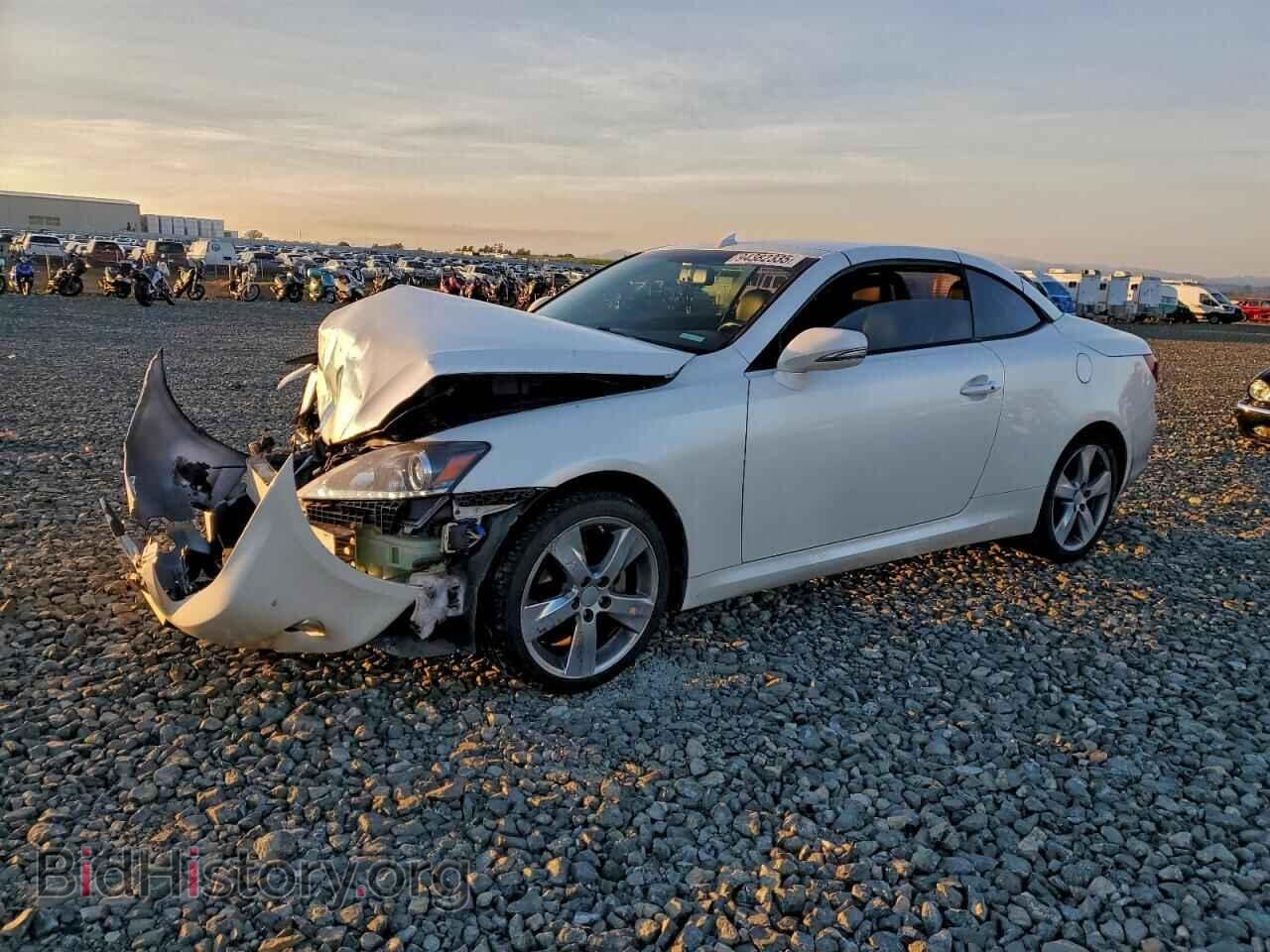 Photo JTHFF2C22B2516013 - LEXUS IS 2011