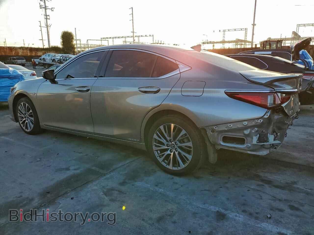 2019 LEXUS ES300 - VIN: JTHB21B19K2038704 - Photo 2