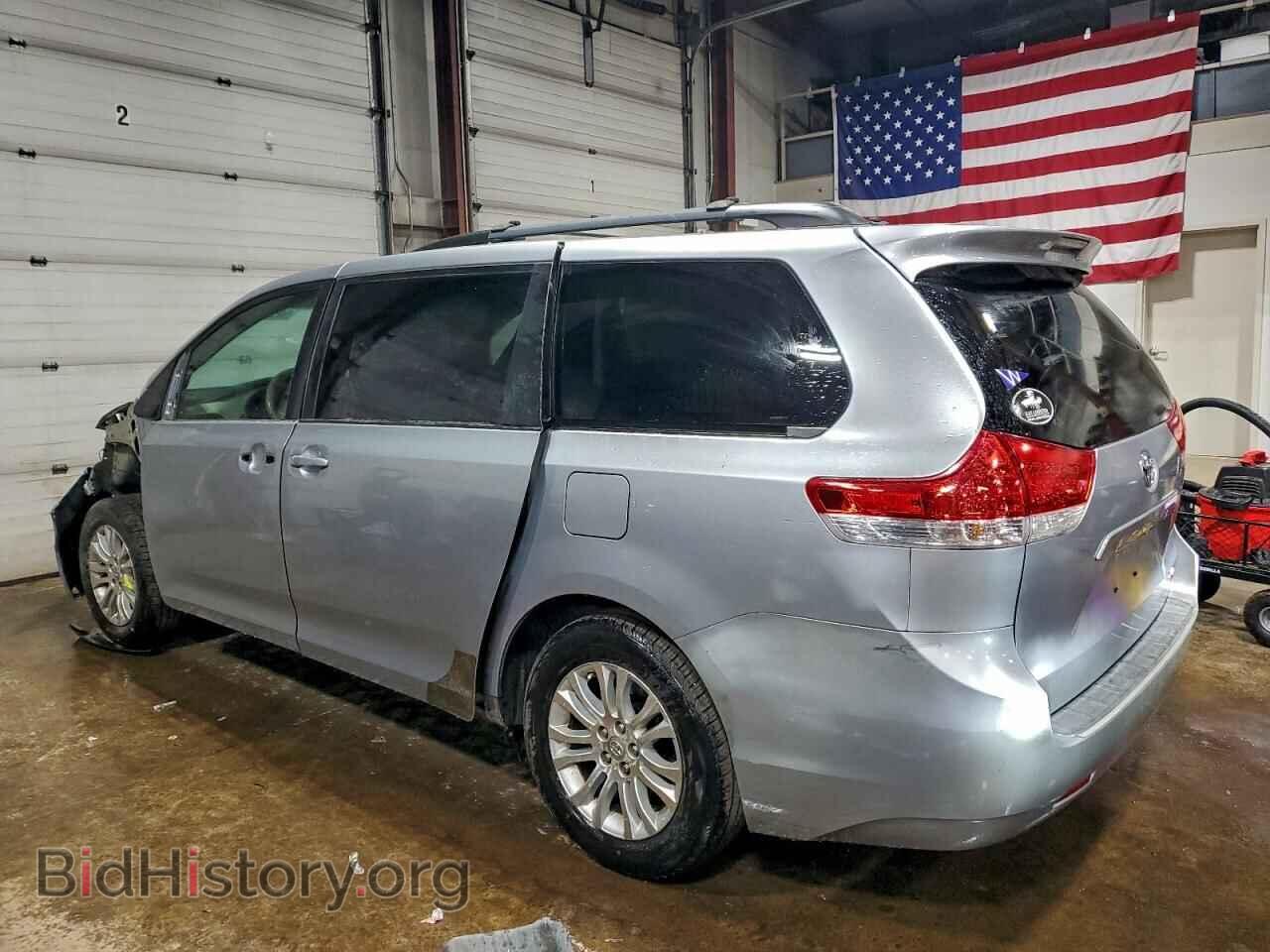 2011 TOYOTA All Models - VIN: 5TDYK3DC1BS079181 - Фото 2