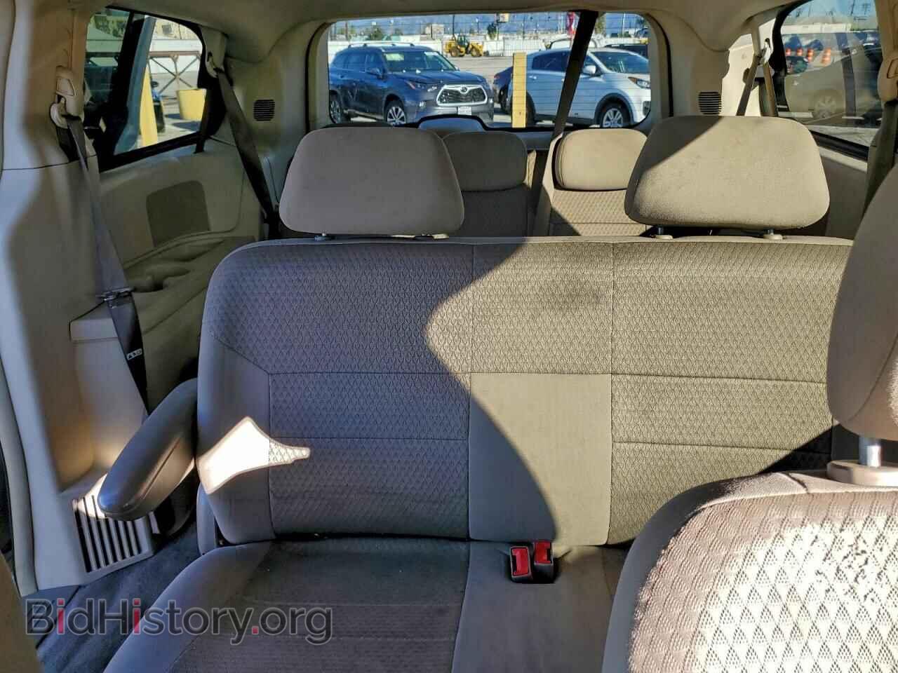 2008 CHRYSLER MINIVAN - VIN: 2A8HR44H98R734677 - Фото 10