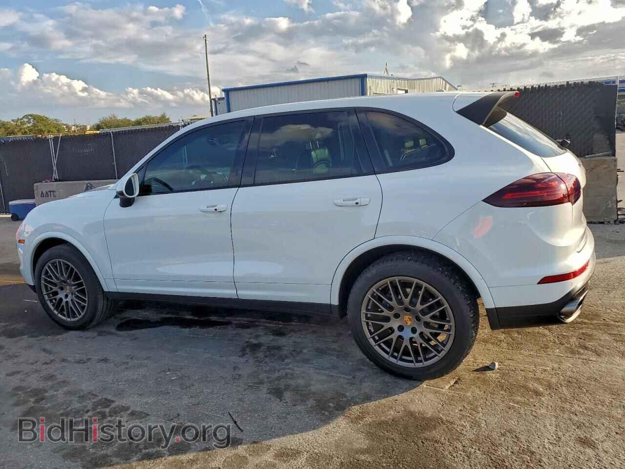 2017 PORSCHE CAYENNE - VIN: WP1AA2A28HKA86119 - Фото 2