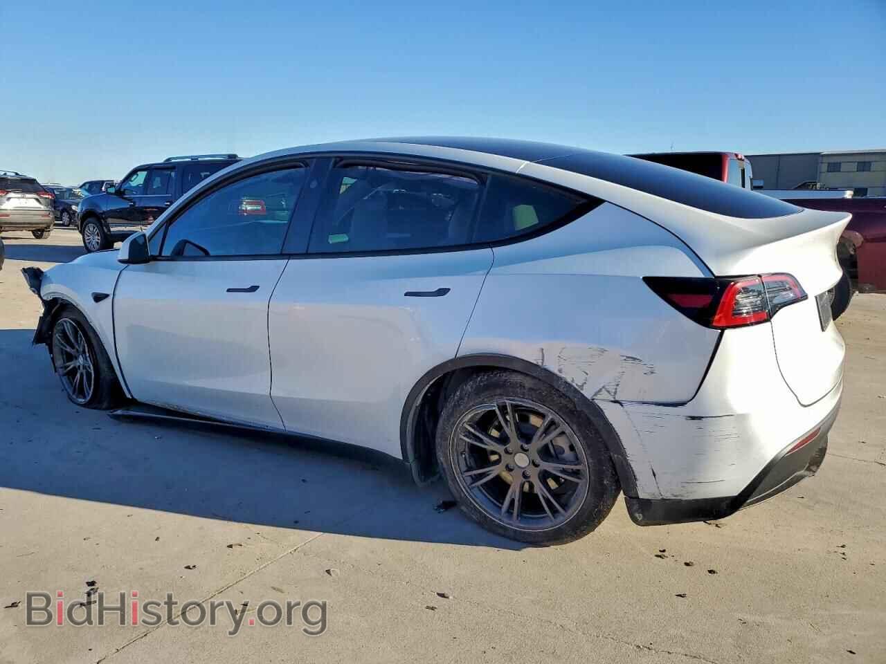 2024 TESLA MODEL Y - VIN: 7SAYGDED7RA303132 - Фото 2