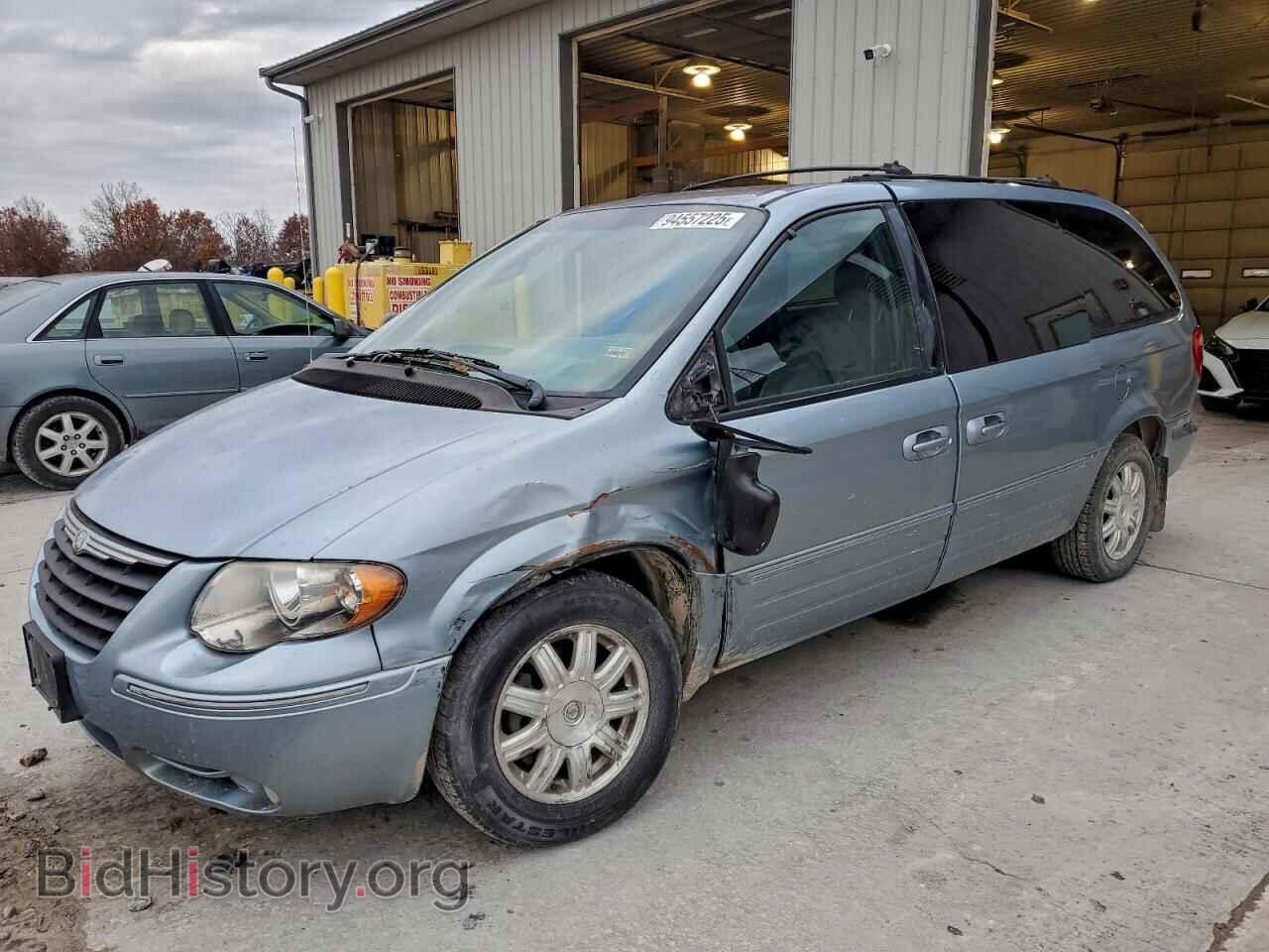 Photo 2C8GP54L45R136901 - CHRYSLER MINIVAN 2005