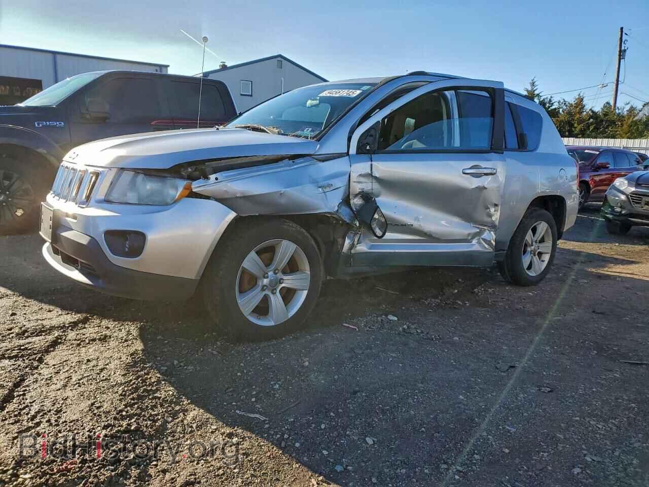 Photo 1J4NF1FB0BD248273 - JEEP COMPASS 2011