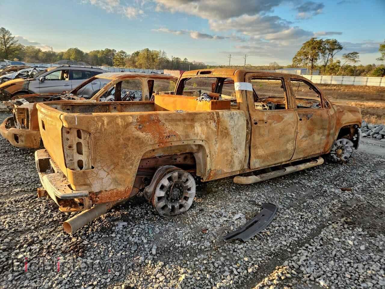 2018 GMC SIERRA - VIN: 1GT12REY4JF196329 - Фото 3