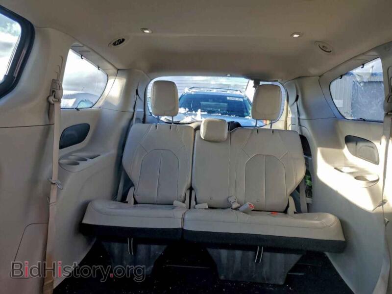 2021 Chrysler PACIFICA (VIN 2C4RC1BG3MR600814) — photo 10 of 13