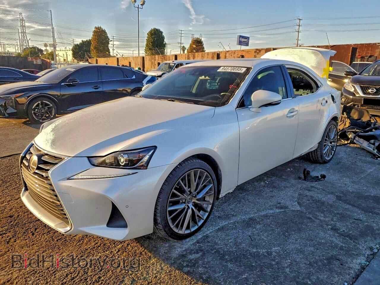 Photo JTHBA1D21J5077826 - LEXUS IS 2018