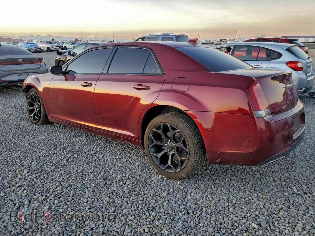 2019 CHRYSLER 300 - VIN: 2C3CCABG8KH589791 - Фото 2