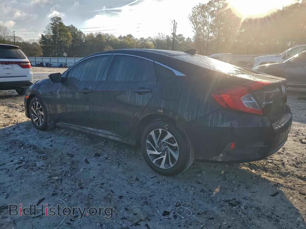 2018 HONDA CIVIC - VIN: 2HGFC2F79JH575164 - Фото 2