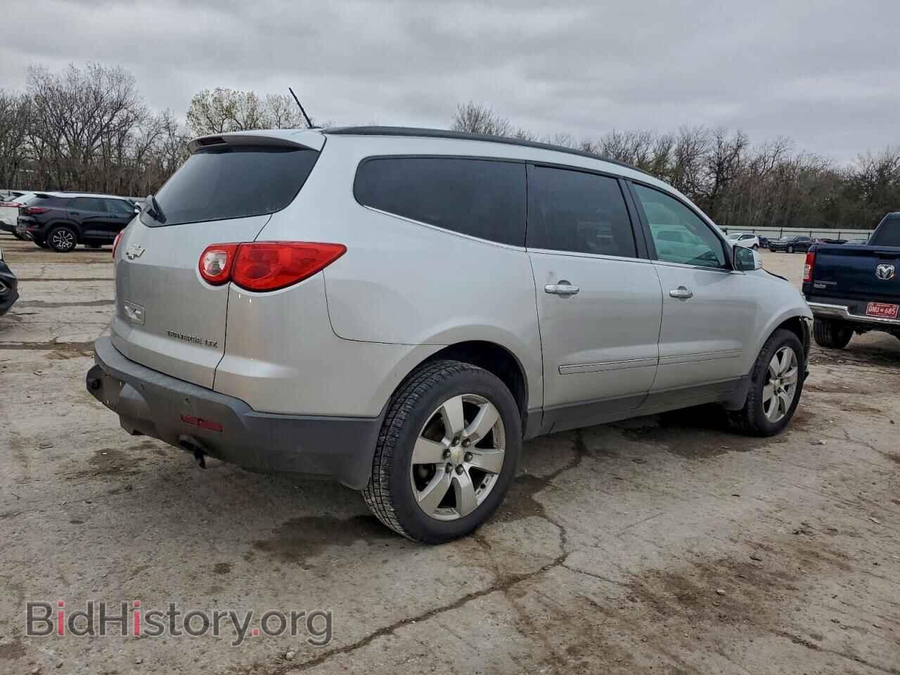 2012 CHEVROLET TRAVERSE - VIN: 1GNKRLED7CJ354941 - Фото 3