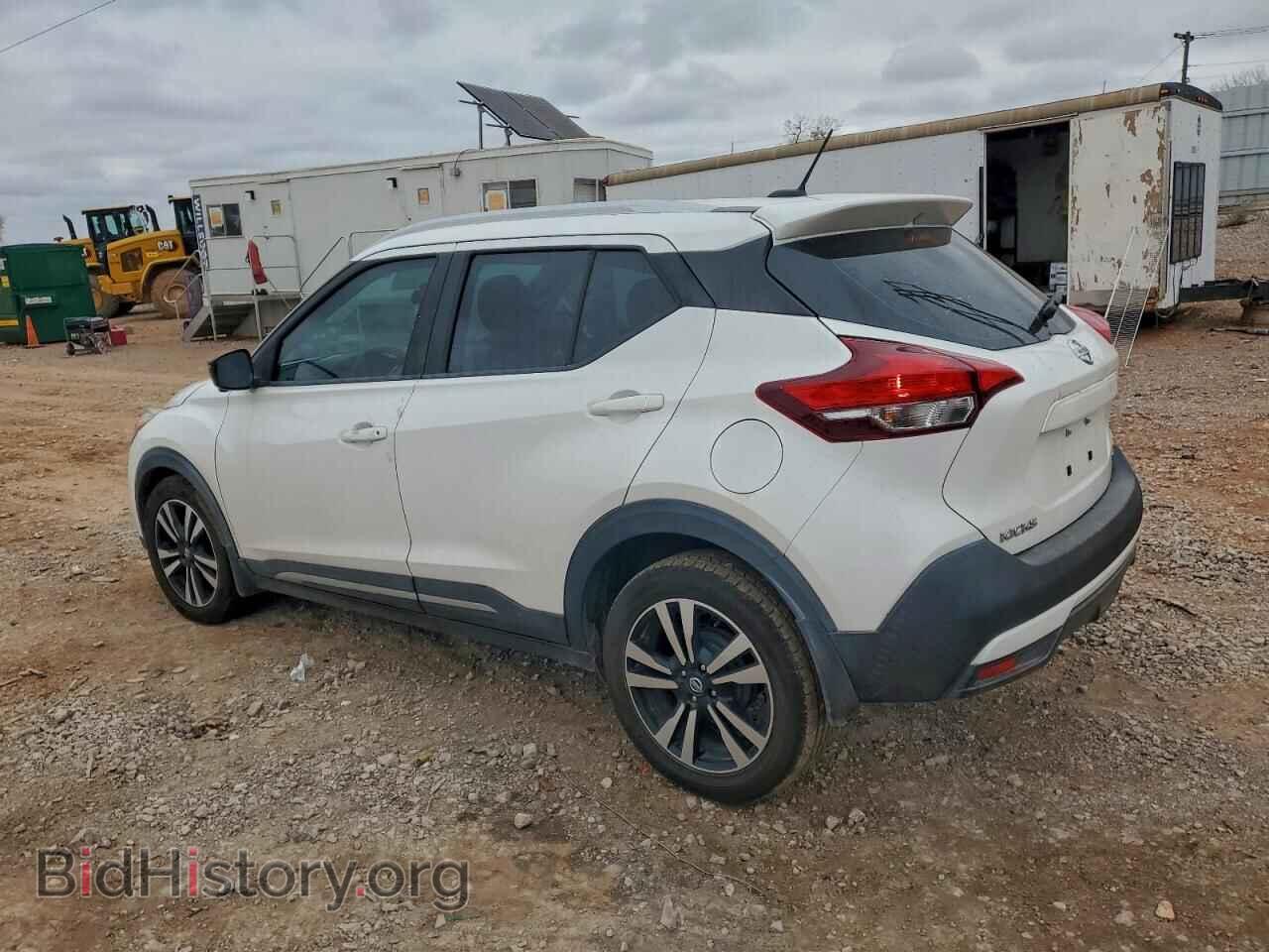 2019 NISSAN KICKS - VIN: 3N1CP5CU3KL565484 - Фото 2