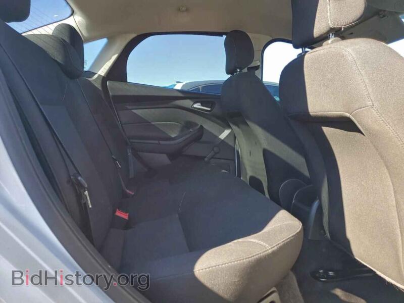2017 Ford FOCUS (VIN 1FADP3E24HL335481) — photo 10 of 12
