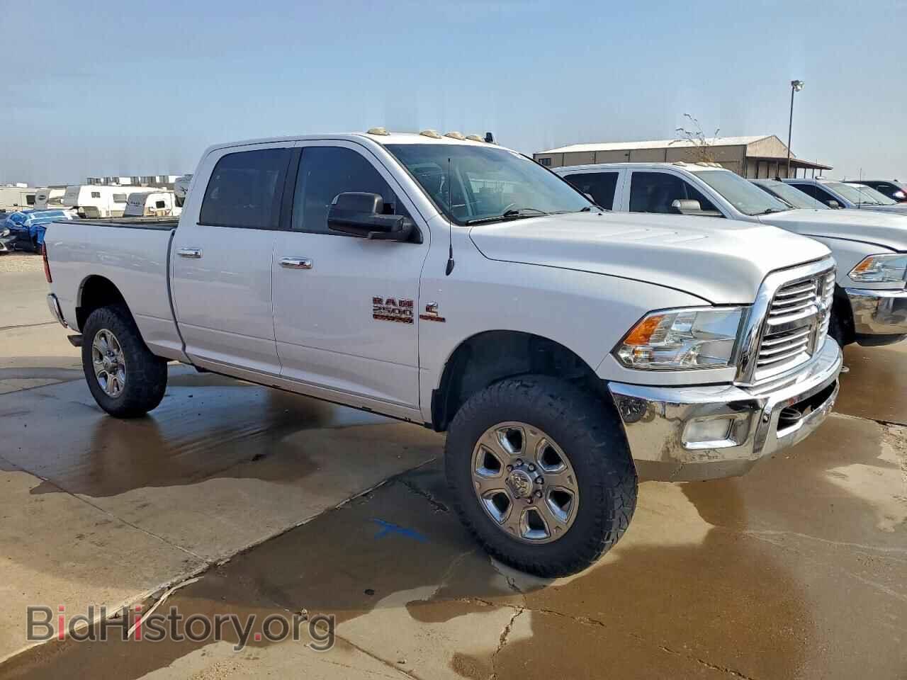 2015 RAM All Models - VIN: 3C6UR5DL3FG664734 - Photo 4