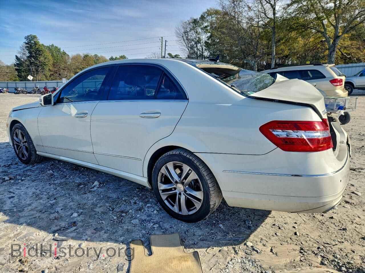 2011 MERCEDES-BENZ E-CLASS - VIN: WDDHF7CB7BA379654 - Фото 2