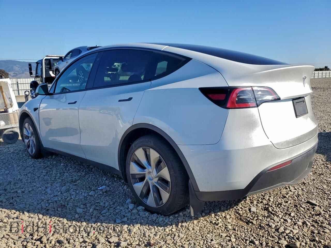 2023 TESLA MODEL Y - VIN: 7SAYGAEE2PF628651 - Фото 2