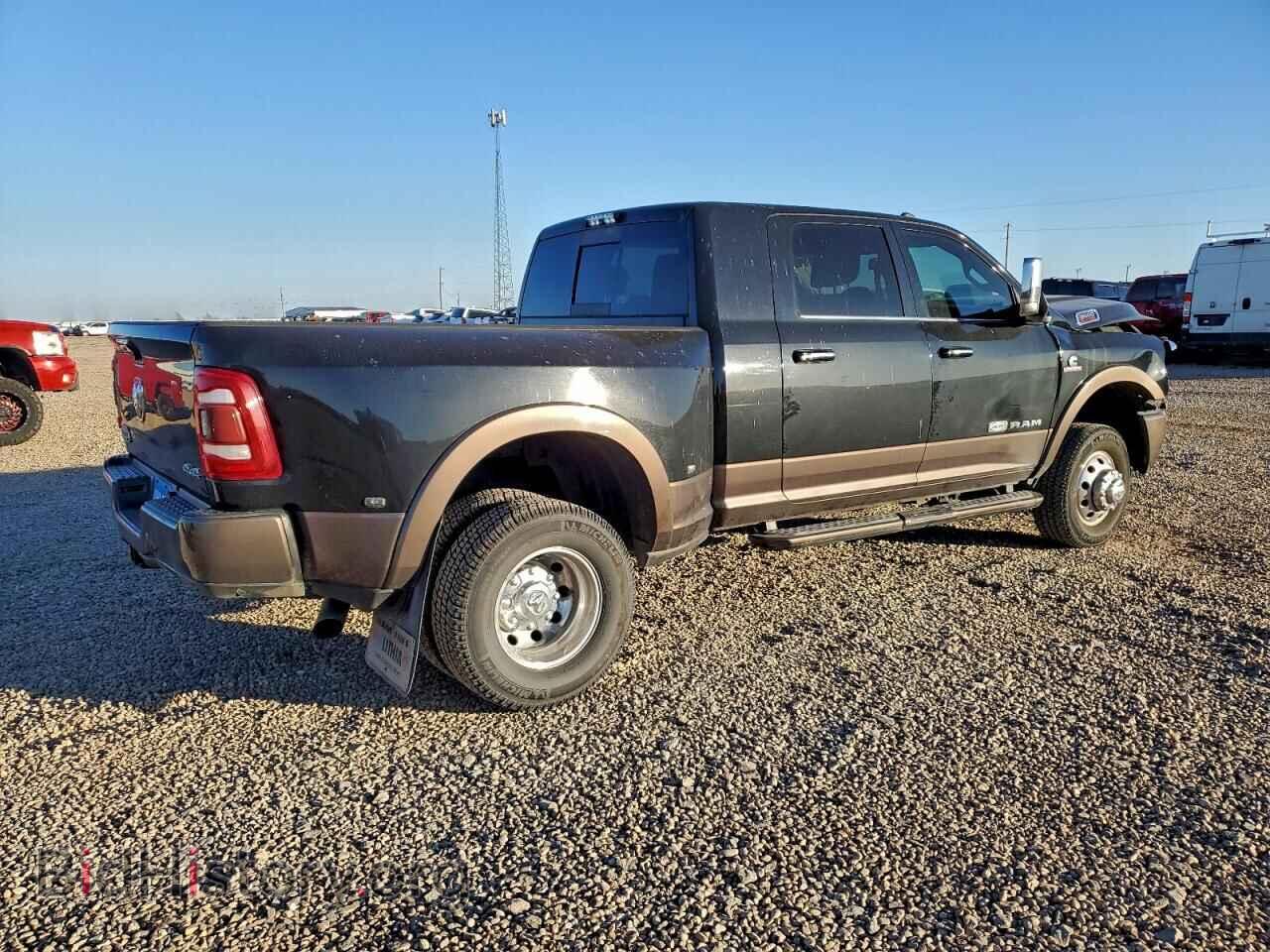 2022 RAM 3500 - VIN: 3C63RRNL3NG240132 - Фото 3