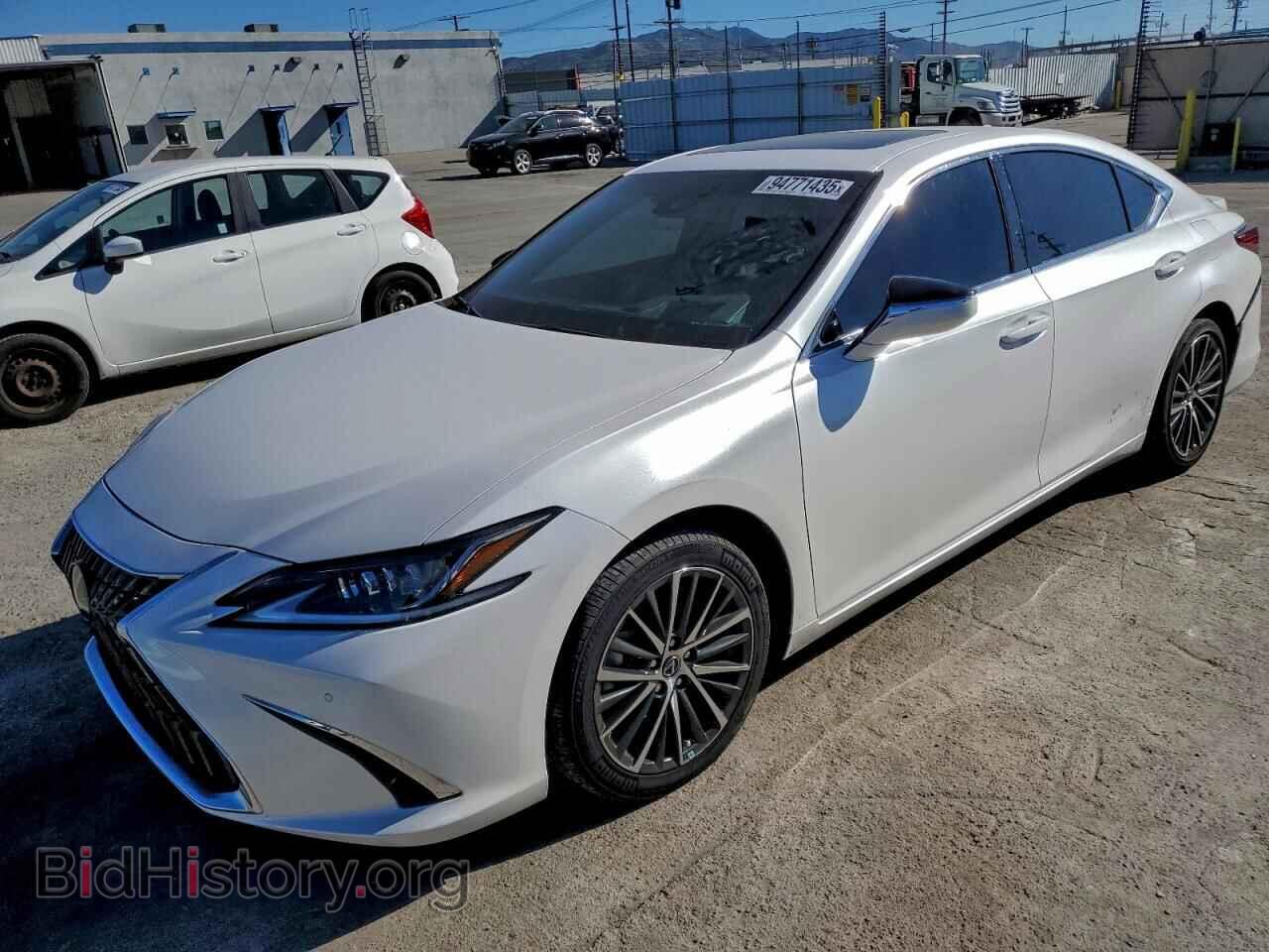 Фотография 58ADA1C17RU052275 - LEXUS ES300 2024