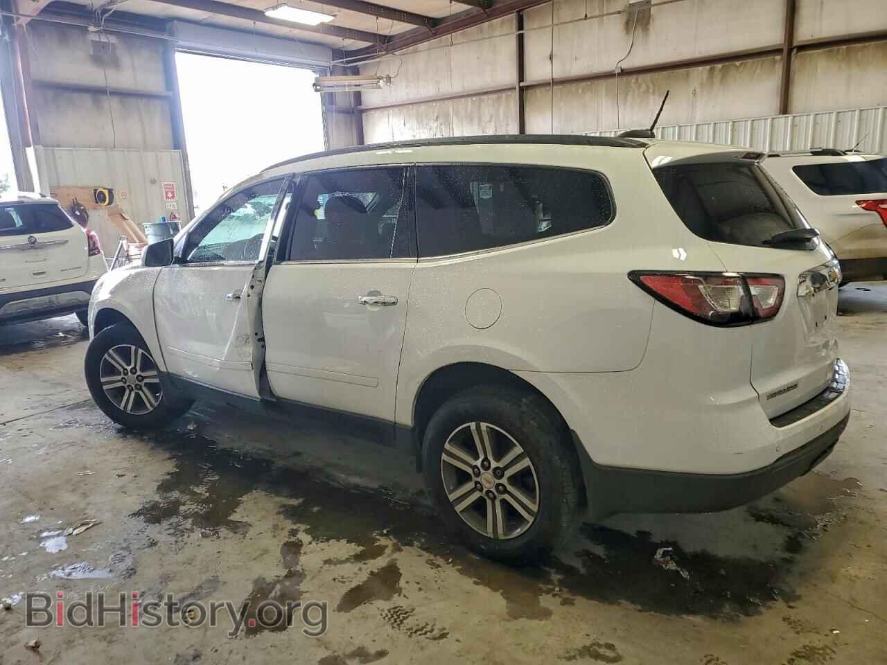 2017 CHEVROLET TRAVERSE - VIN: 1GNKRGKD2HJ257973 - Фото 2