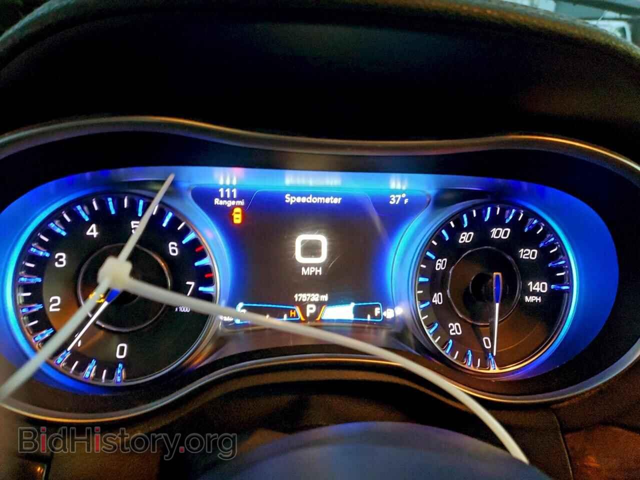 2016 CHRYSLER 300 - VIN: 2C3CCAEG3GH189706 - Фото 9