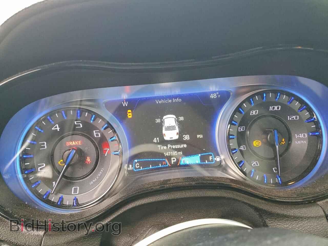 2019 CHRYSLER 300 - VIN: 2C3CCABG9KH548442 - Фото 9