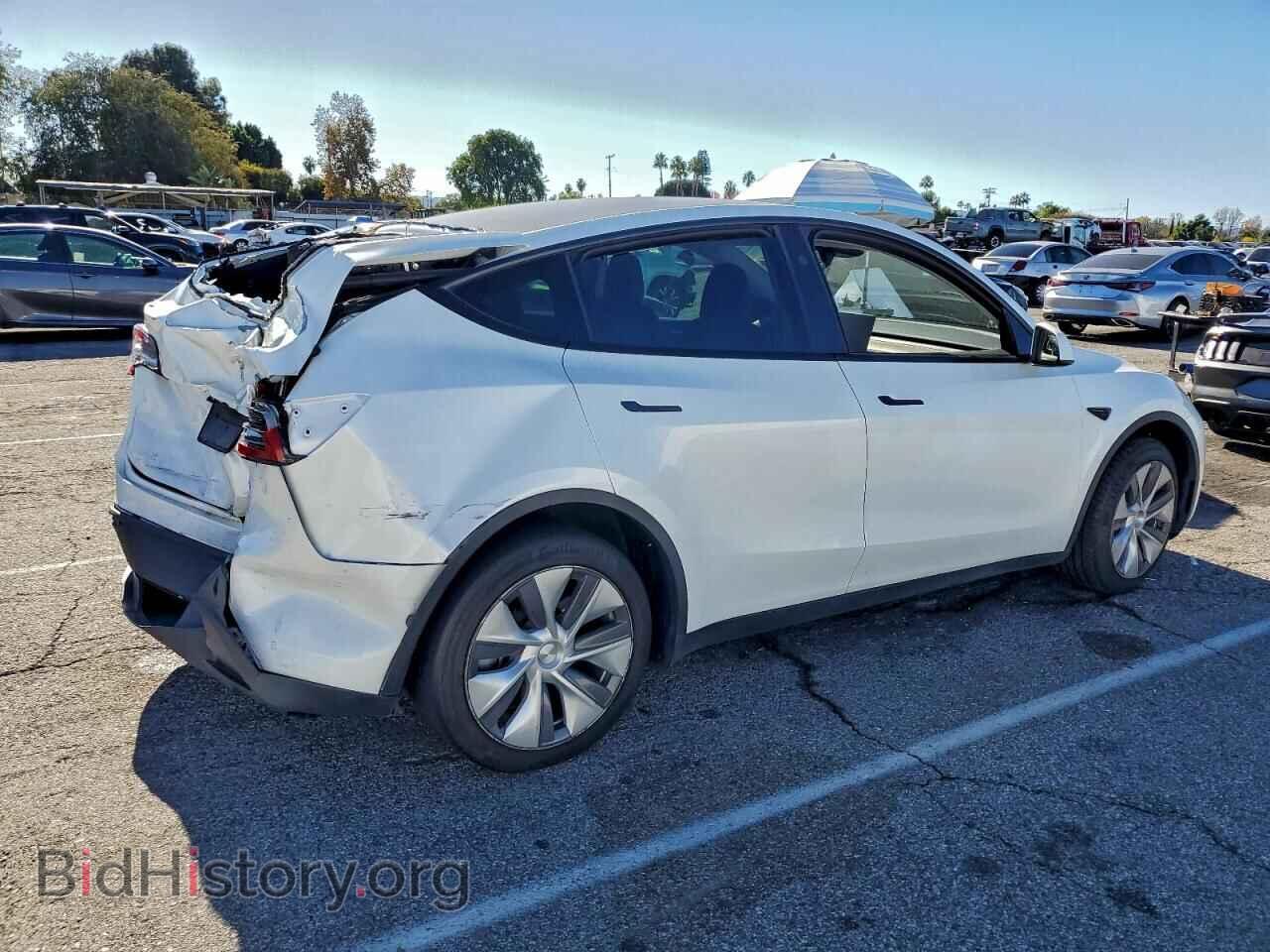 2024 TESLA MODEL Y - VIN: 7SAYGDEE1RA261064 - Photo 3