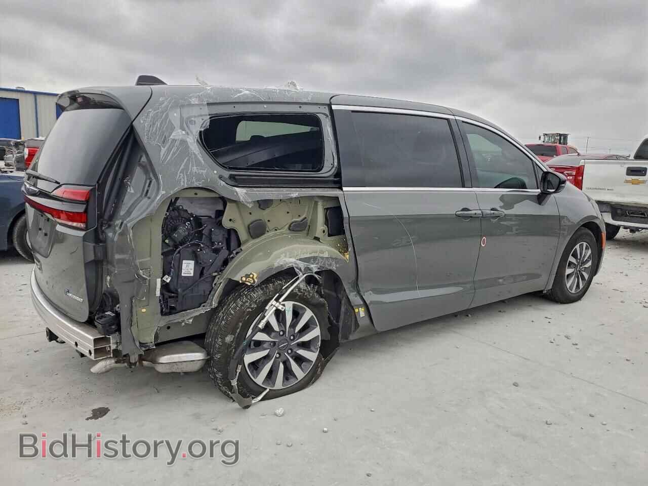 2025 CHRYSLER PACIFICA - VIN: 2C4RC1S71SR563128 - Фото 3