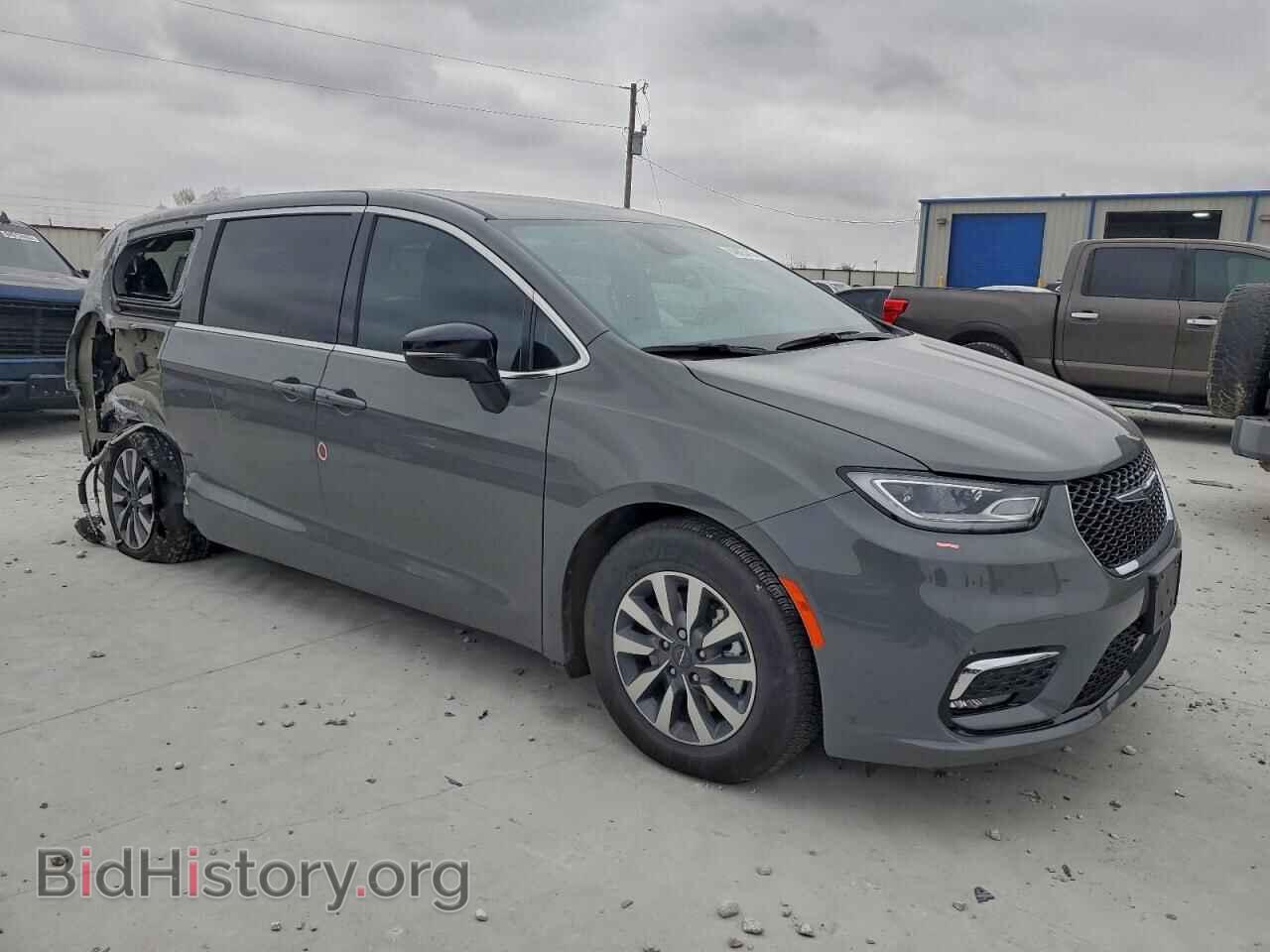 2025 CHRYSLER PACIFICA - VIN: 2C4RC1S71SR563128 - Фото 4