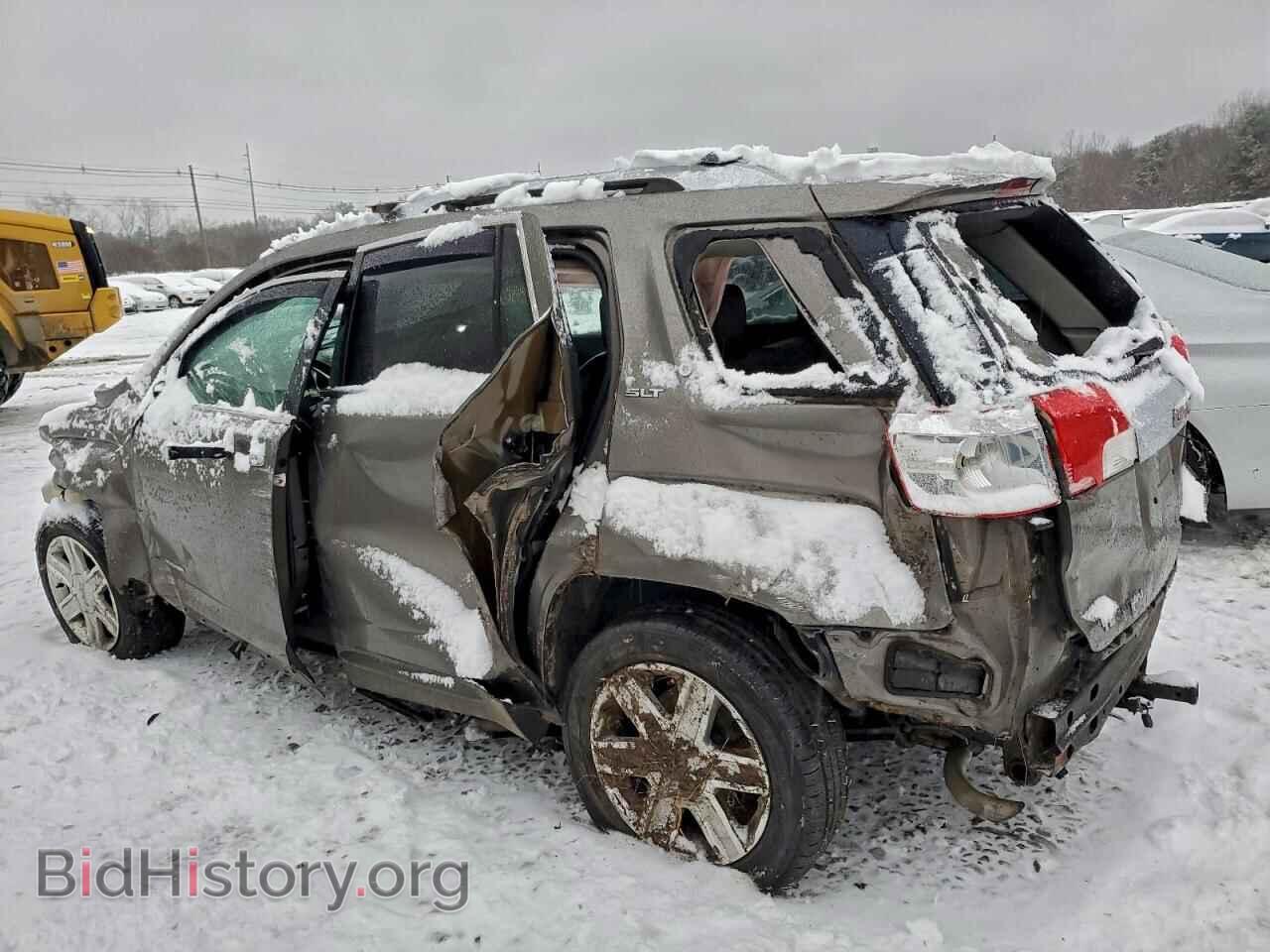 2011 GMC TERRAIN - VIN: 2CTFLXEC0B6375768 - Photo 2