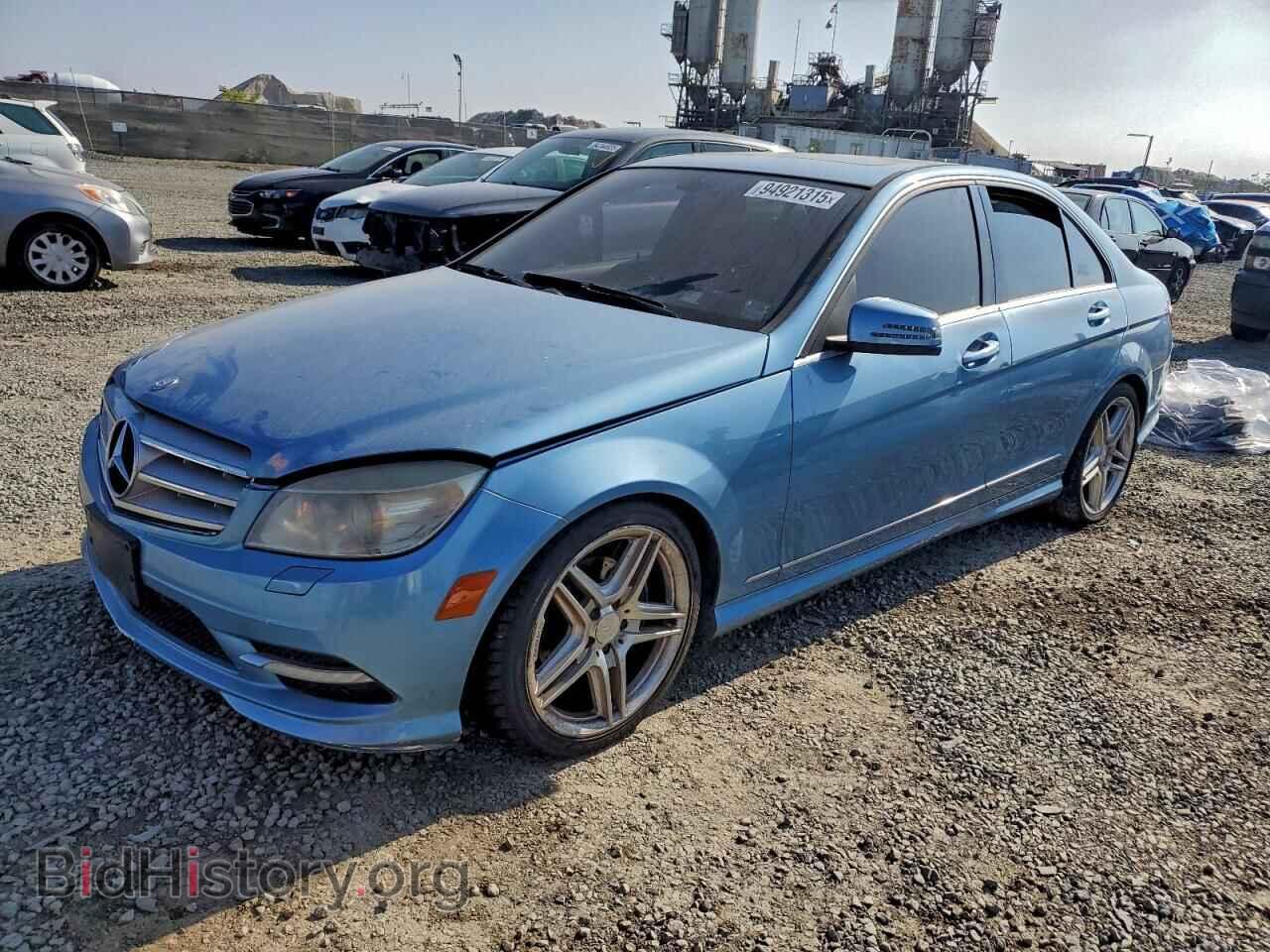 Photo WDDGF8BB0BR144422 - MERCEDES-BENZ C-CLASS 2011