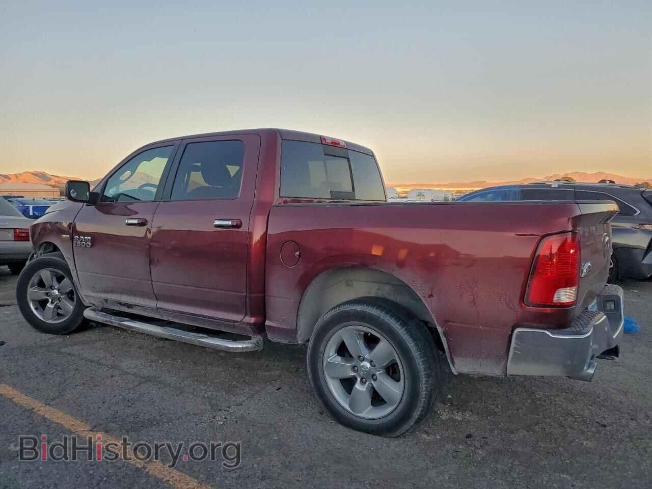 2018 RAM 1500 - VIN: 3C6RR7LT9JG207809 - Фото 2