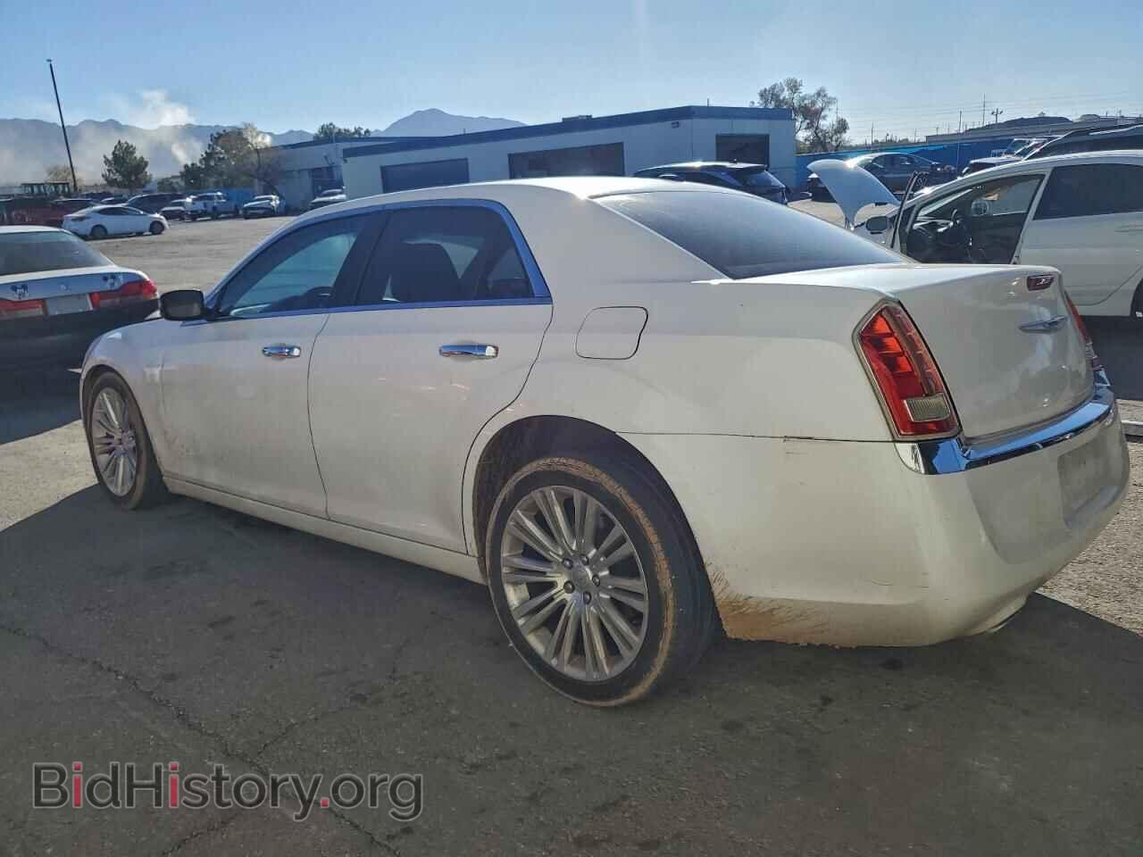 2012 CHRYSLER 300 - VIN: 2C3CCACG0CH152870 - Фото 2
