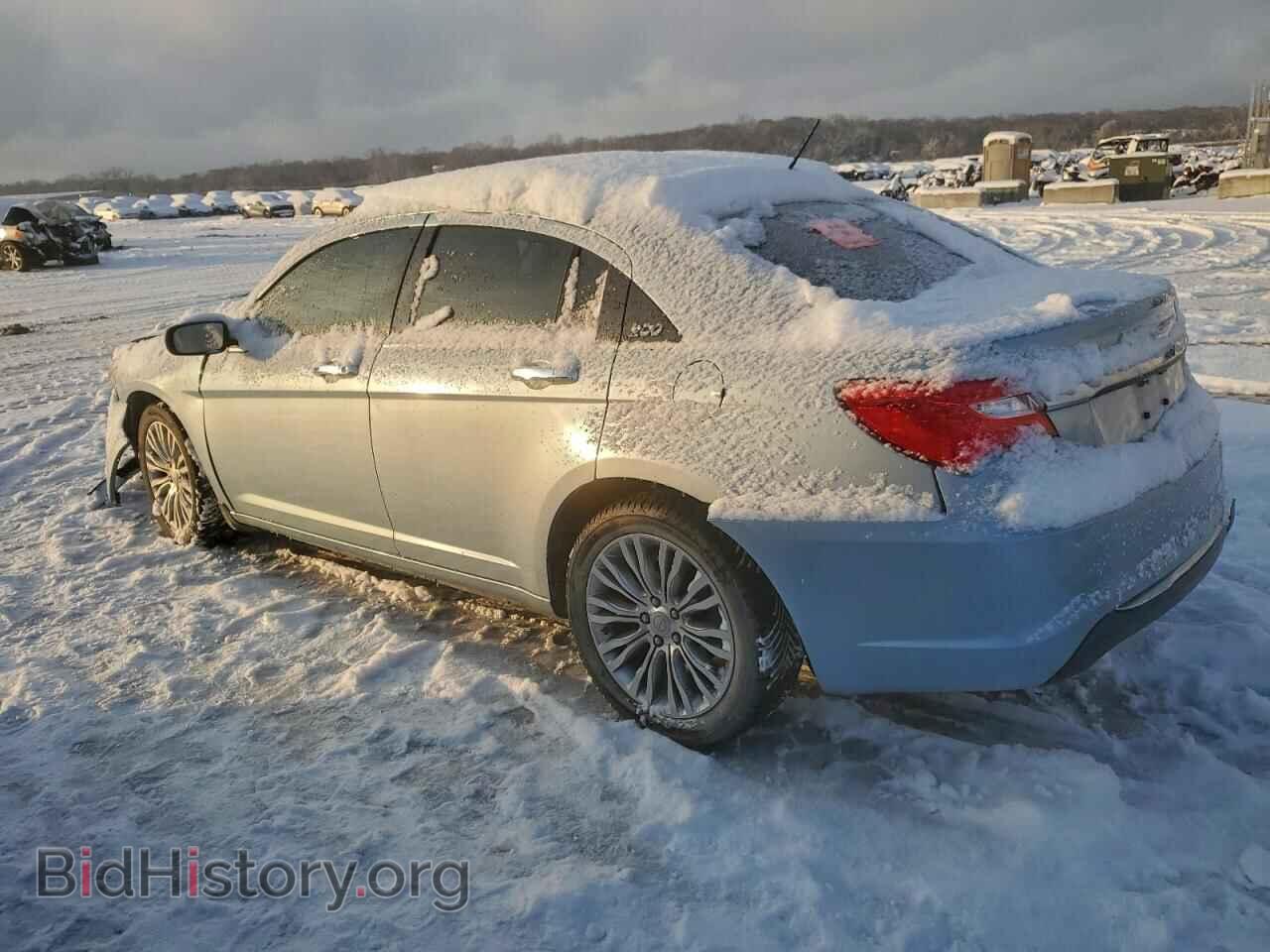 2013 CHRYSLER 200 - VIN: 1C3CCBCG0DN533570 - Фото 2