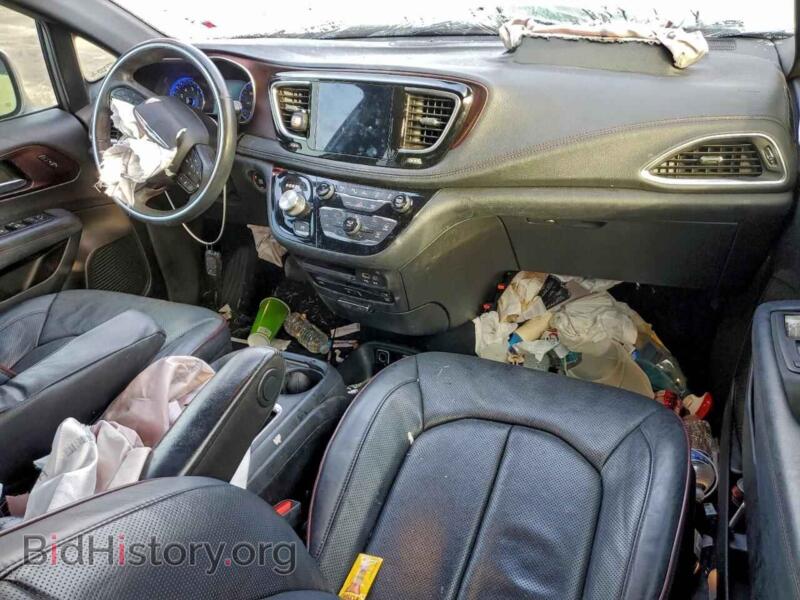2020 Chrysler PACIFICA (VIN 2C4RC1GG4LR122989) — photo 8 of 14
