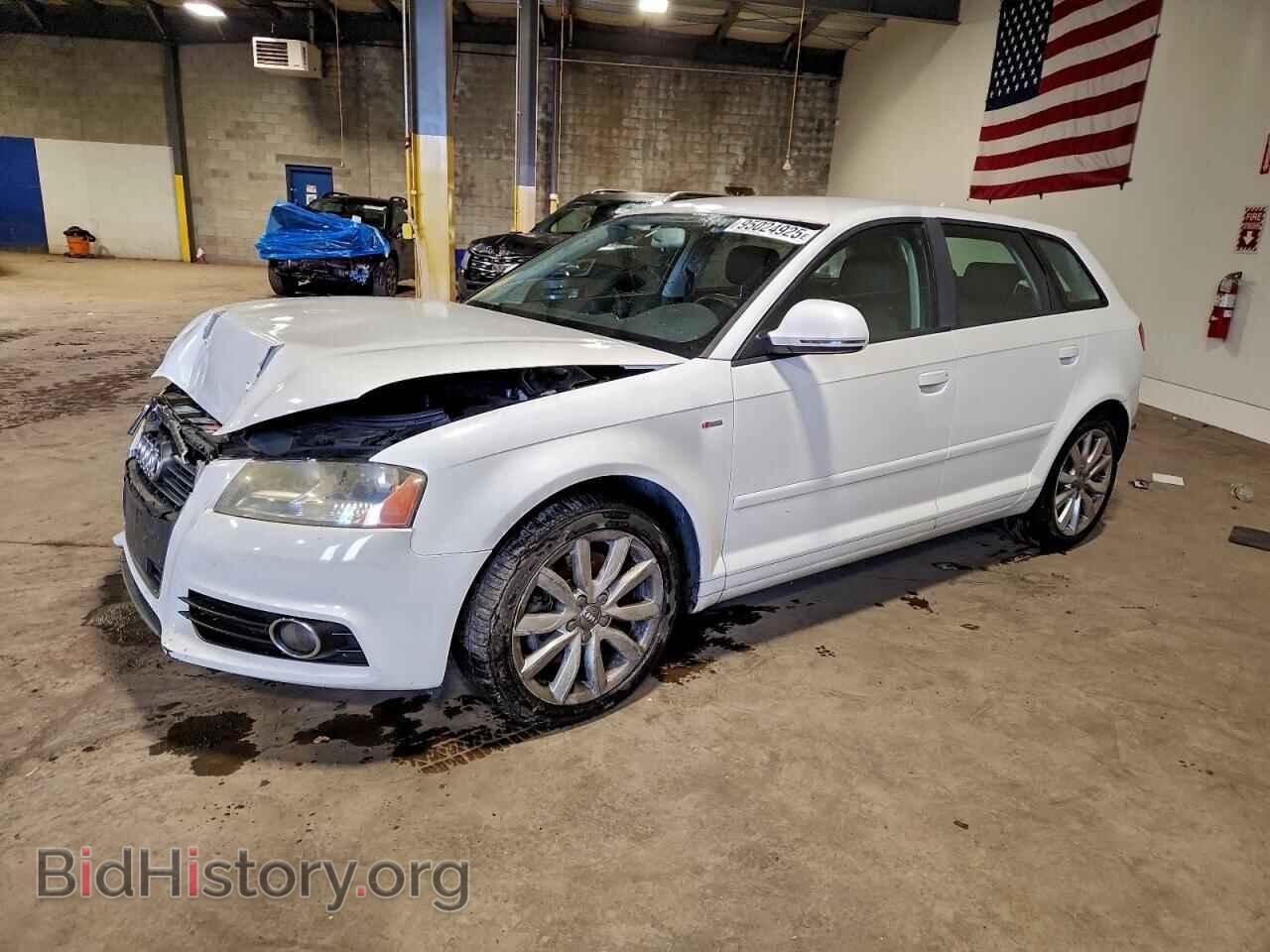 Фотография WAUBEAFM3AA110933 - AUDI A3 2010