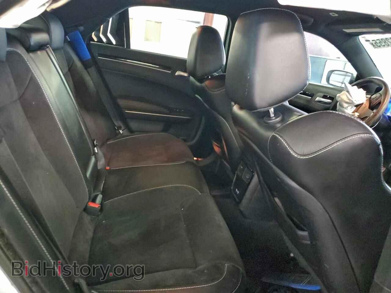 2019 CHRYSLER 300 - VIN: 2C3CCAGG6KH602465 - Фото 10