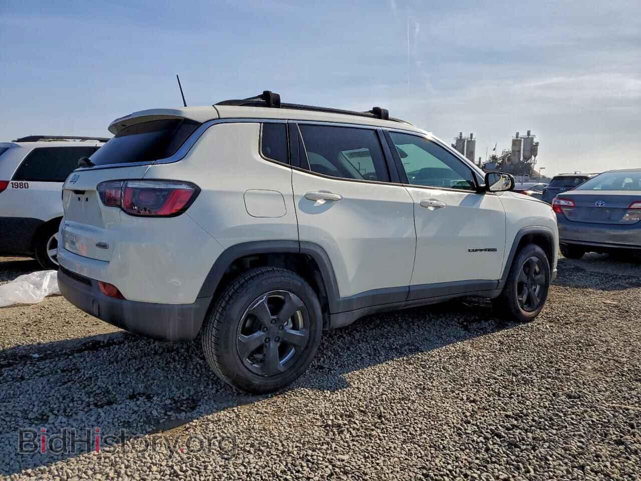 2017 JEEP COMPASS - VIN: 3C4NJDBB0HT665231 - Фото 3
