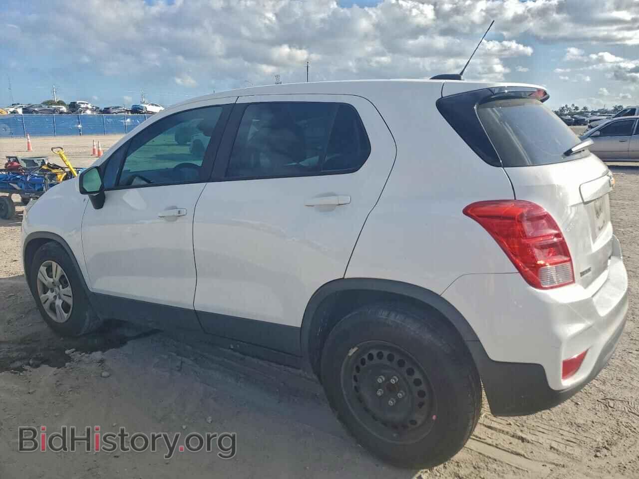 2019 CHEVROLET TRAX - VIN: 3GNCJKSB3KL163551 - Фото 2