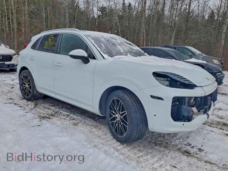 2024 Porsche CAYENNE (VIN WP1AA2AYXRDA13764) — photo 4 of 14