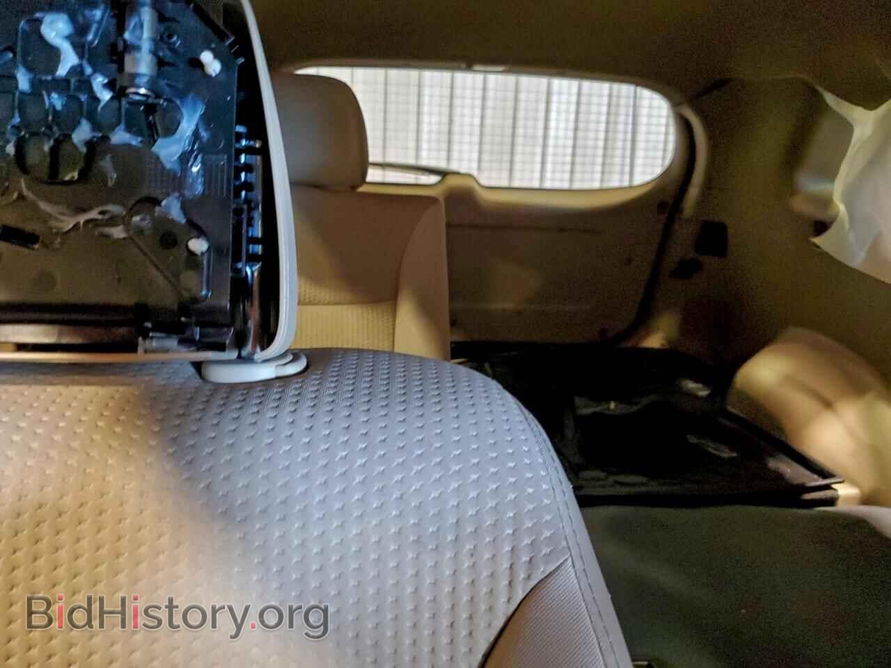 2011 KIA SORENTO - VIN: 5XYKTCA11BG105796 - Фото 10