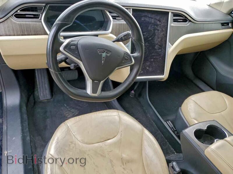 2013 Tesla MODEL S (VIN 5YJSA1CG8DFP23610) — фото 8 из 13