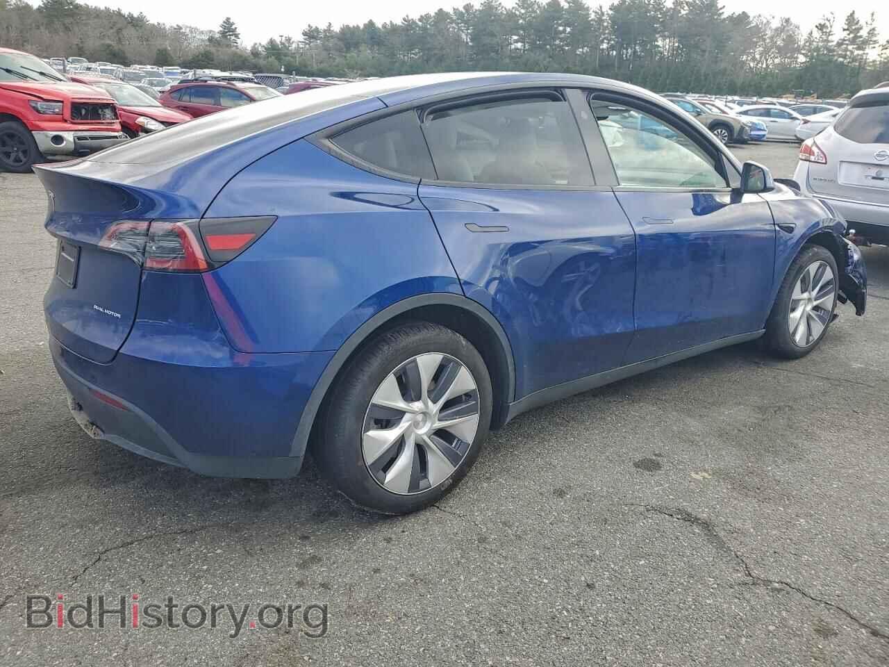 2024 TESLA MODEL Y - VIN: 7SAYGDEE0RA265588 - Фото 3