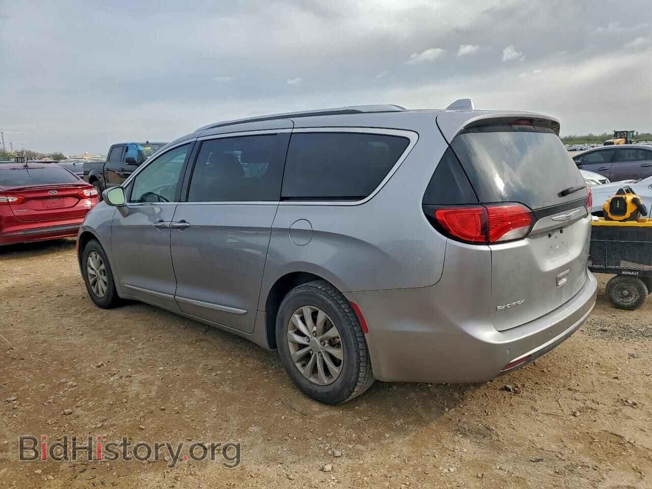 2019 CHRYSLER PACIFICA - VIN: 2C4RC1BG1KR561217 - Фото 2