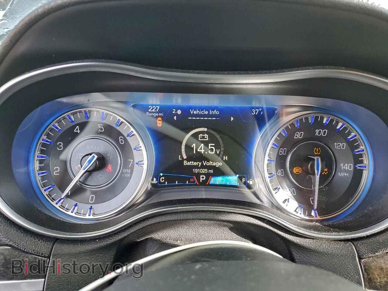 2016 CHRYSLER 300 - VIN: 2C3CCAKG5GH191090 - Фото 9