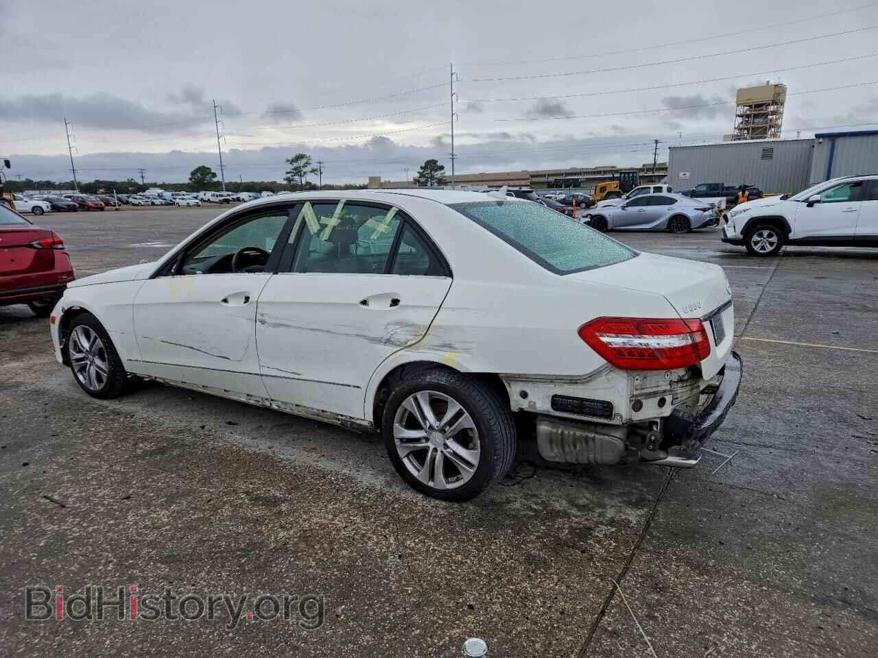 2011 MERCEDES-BENZ E-CLASS - VIN: WDDHF5GB9BA305554 - Фото 2