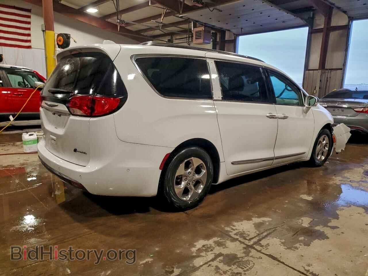 2018 CHRYSLER PACIFICA - VIN: 2C4RC1N78JR364555 - Фото 3