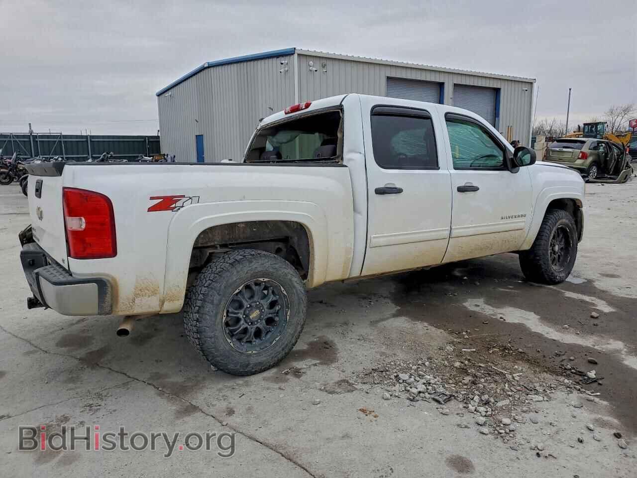 2011 CHEVROLET ALL Models - VIN: 3GCPKSE33BG267364 - Фото 3